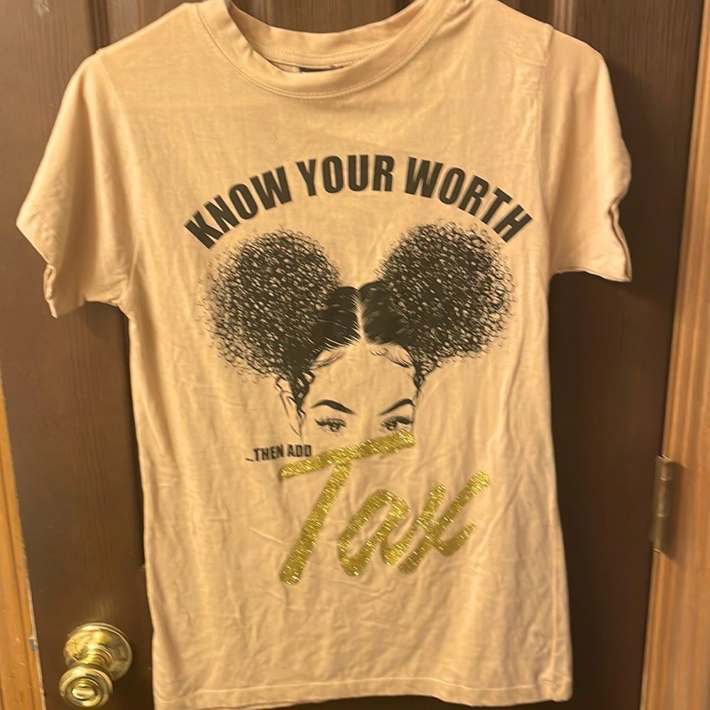 Super groovy sparkly tee. Size Large. Black is beautiful!